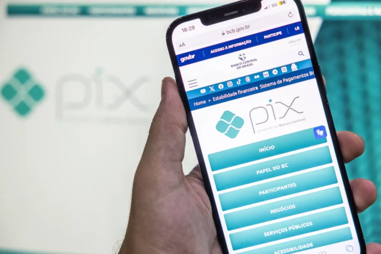Pix em processamento ou Pix em análise? Entenda quanto tempo pode levar, principais motivos e o que fazer antes de repetir a transferência.