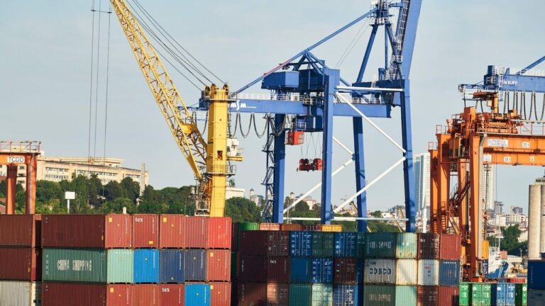 30 produtos brasileiros exportados aos EUA serão taxados em 25%